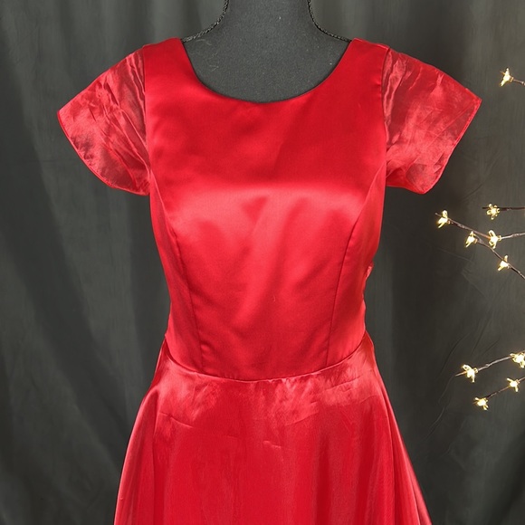 Fire Engine Red Formal Gown - Picture 2 of 9